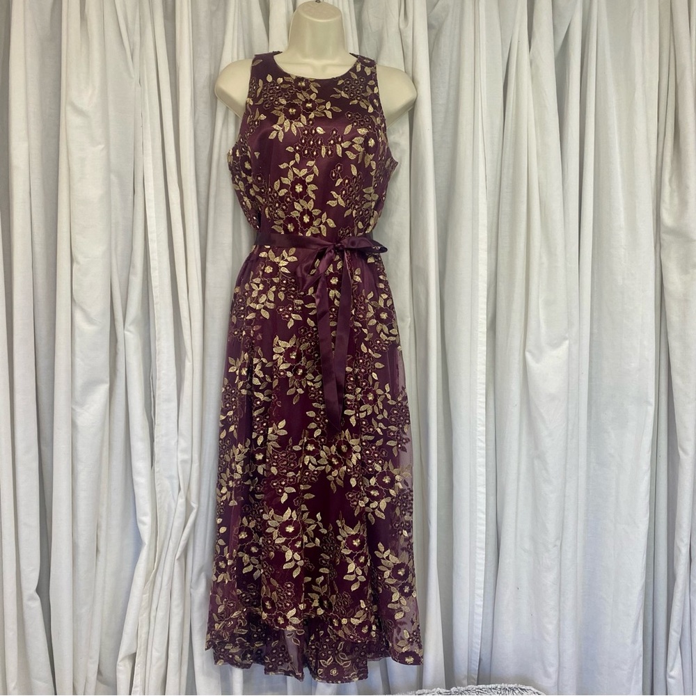 Tahari Arthur S. Levine semi formal midi dress. Size 4. Worn once.
